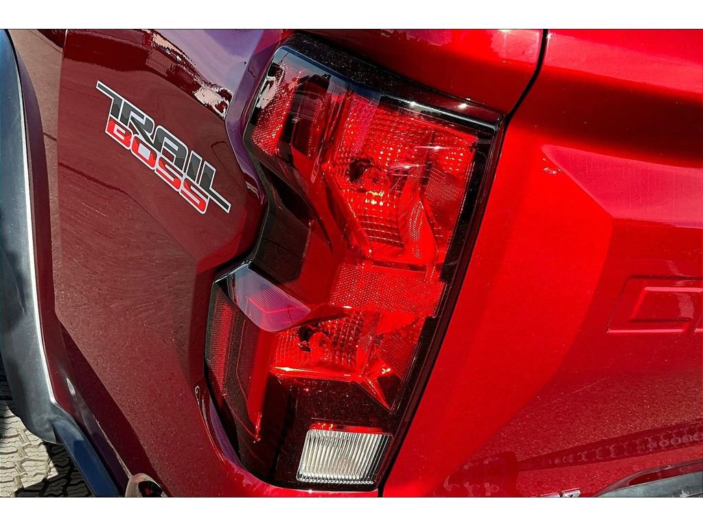 Used 2024 Chevrolet Colorado Trail Boss w/ Technology Package image 23