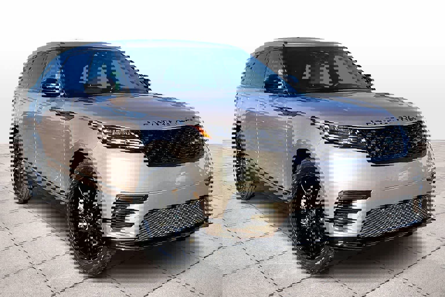 Used 2022 Land Rover Range Rover Velar R-Dynamic HSE image 2