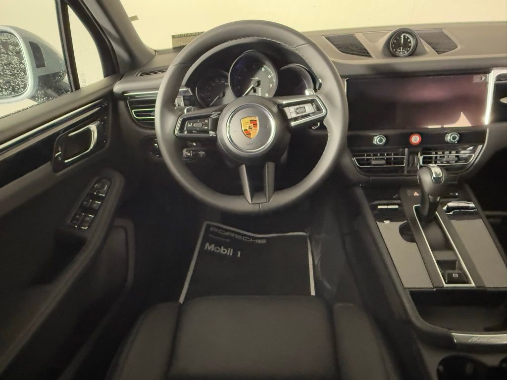 New 2026 Porsche Macan image 22