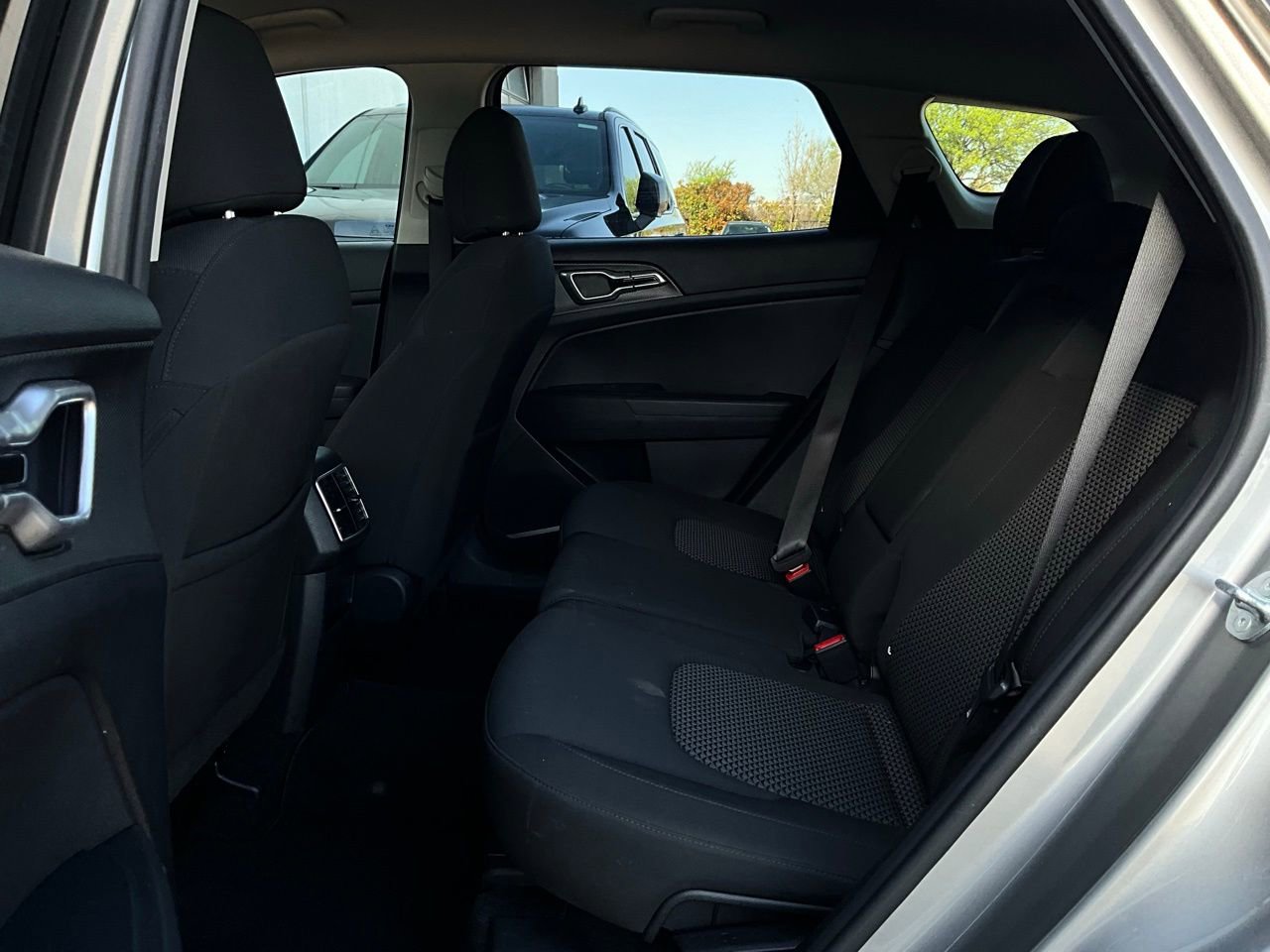 Used 2025 Kia Sportage LX image 11