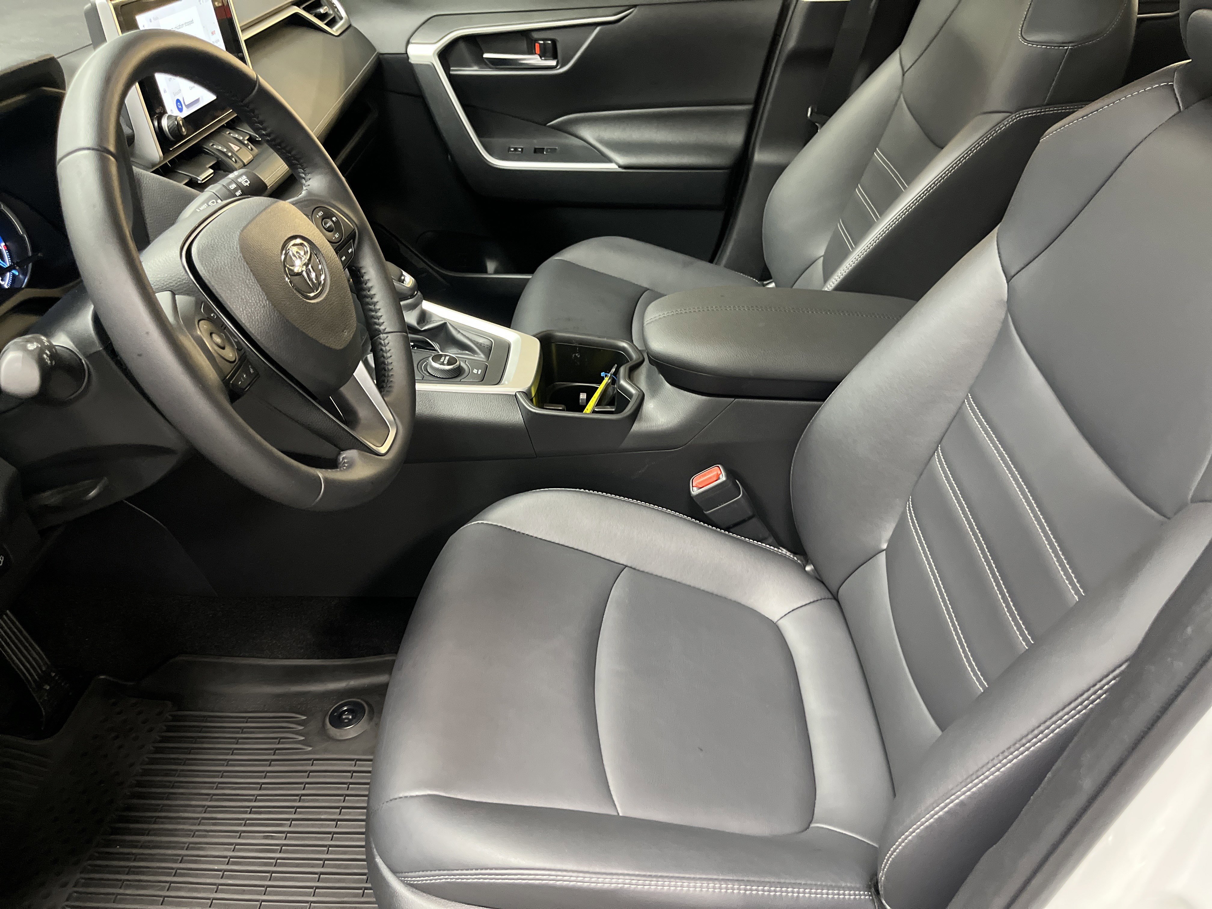 Certified 2025 Toyota RAV4 XLE Premium AWD/4WD image 16