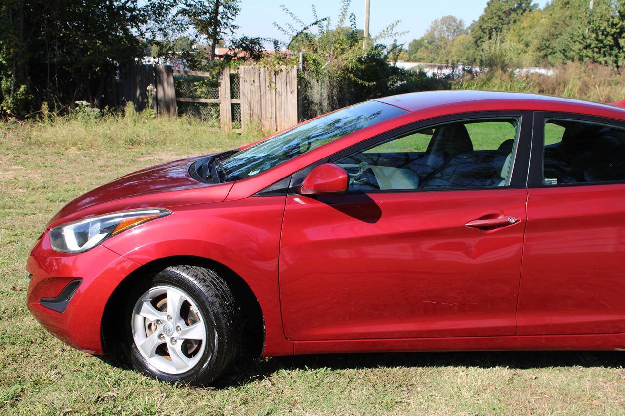 Used 2015 Hyundai Elantra SE FWD image 11
