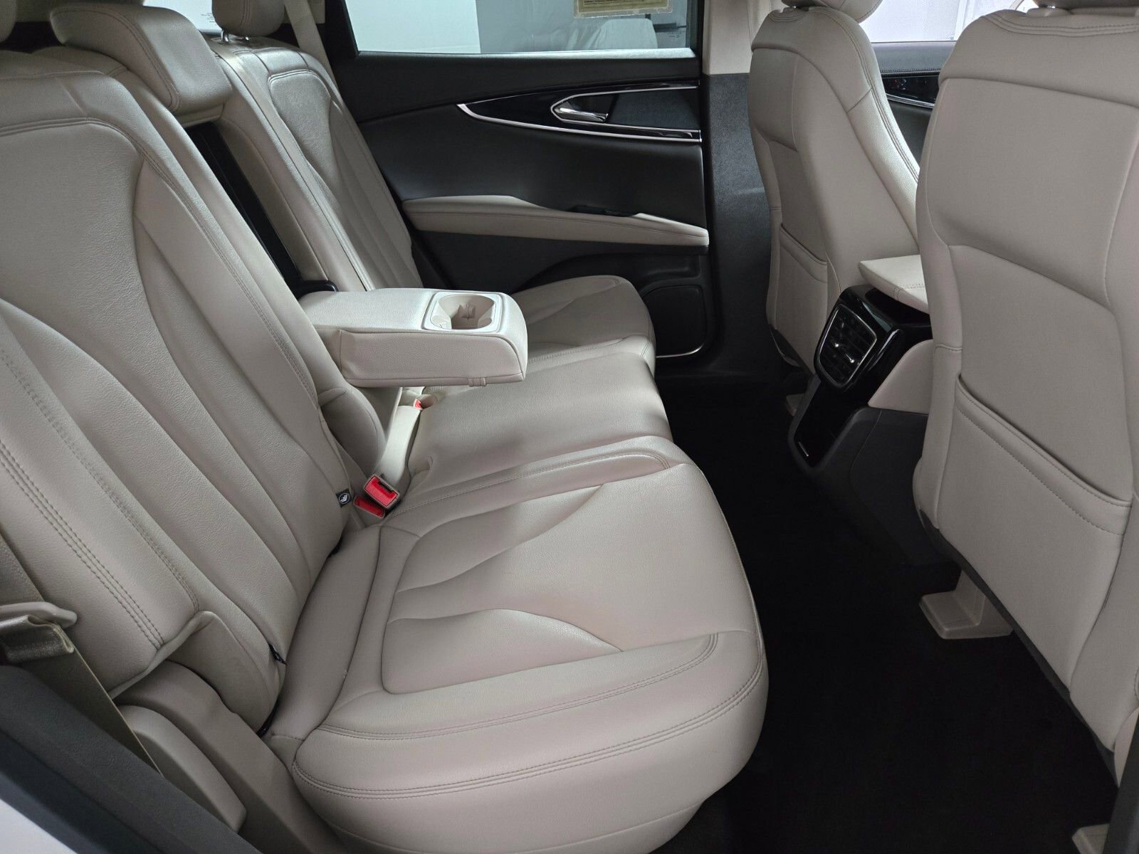 Certified 2022 Lincoln Nautilus AWD w/ Premium Package image 16
