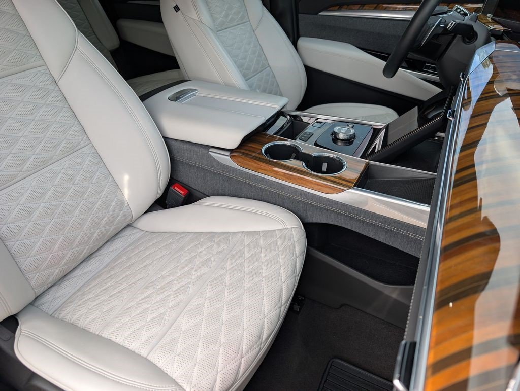 Certified 2025 Cadillac Escalade ESV Sport Platinum RWD image 18
