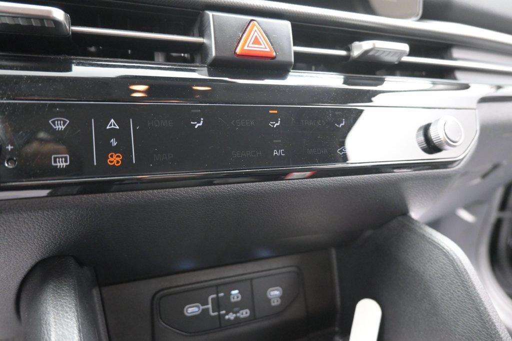 Used 2026 Kia Sportage LX FWD image 36