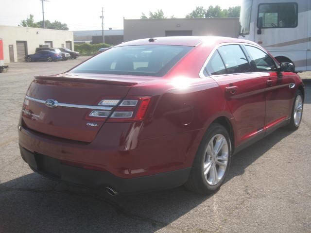 Used 2014 Ford Taurus SEL w/ Equipment Group 201A image 5
