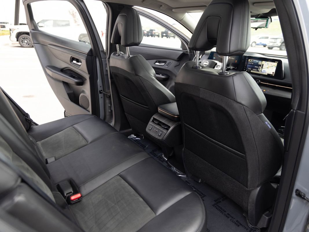 Used 2024 Nissan Ariya AWD image 21