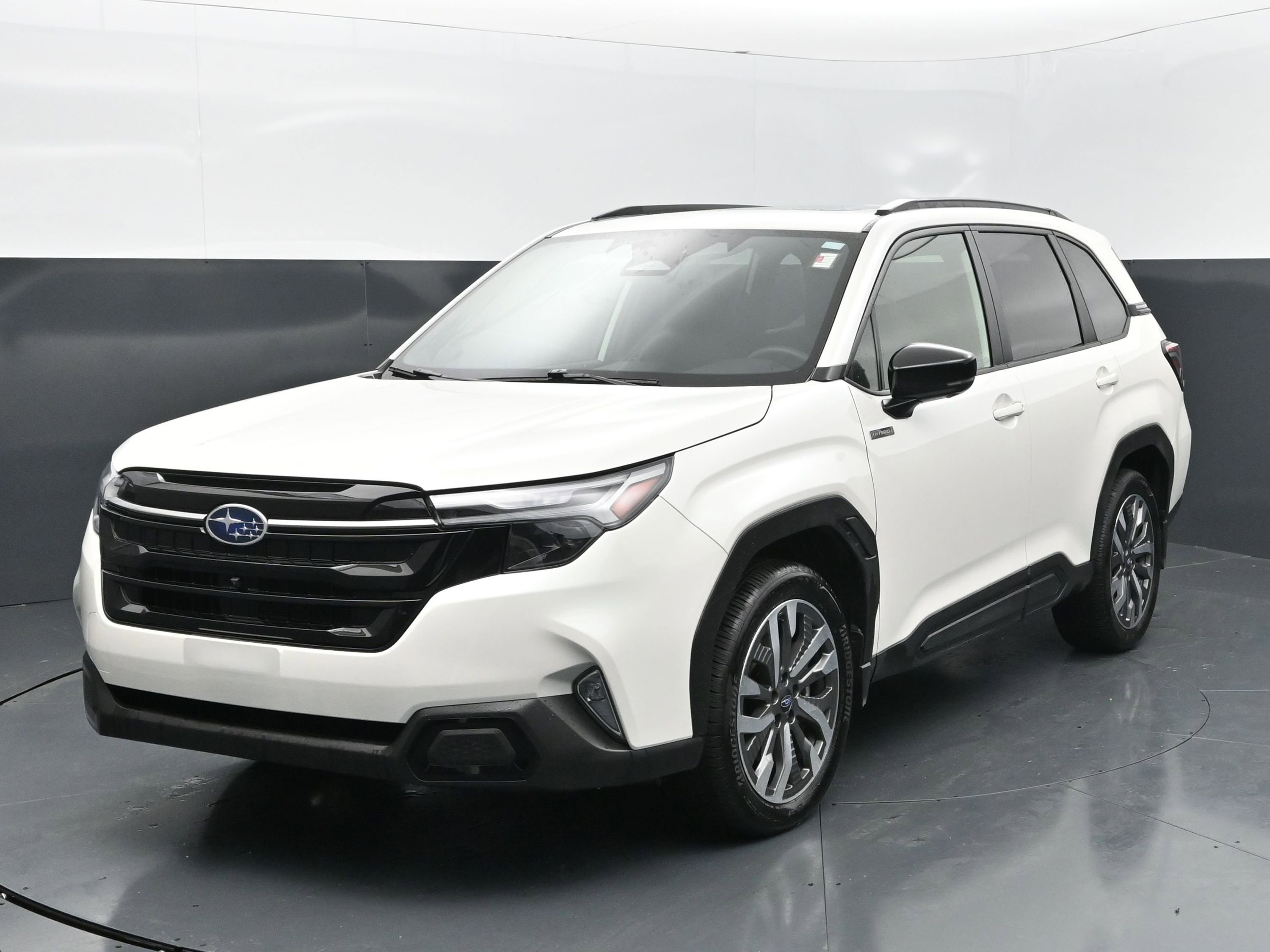 Used 2025 Subaru Forester Touring w/ Touring Package AWD/4WD image 1