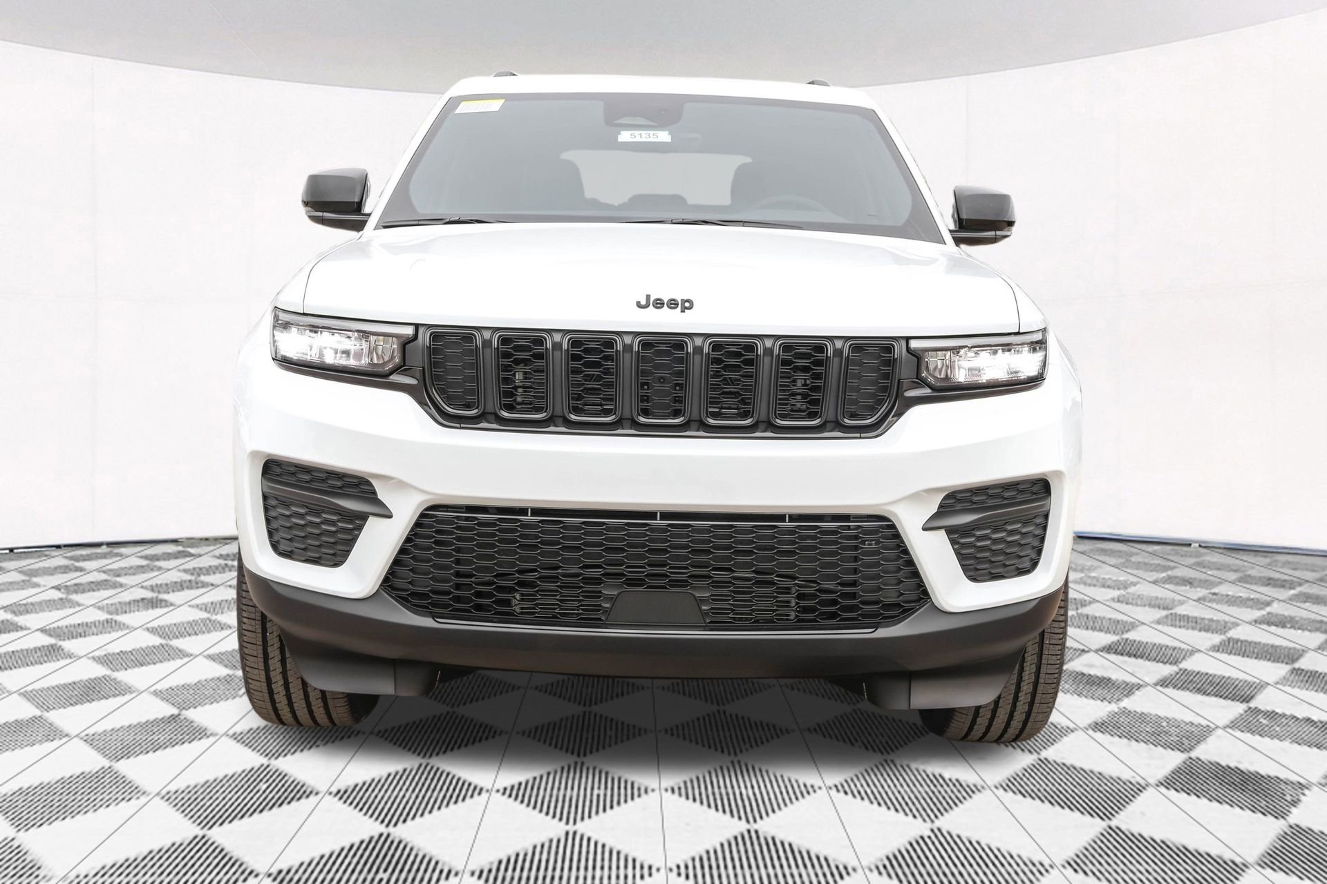 New 2025 Jeep Grand Cherokee Altitude image 15