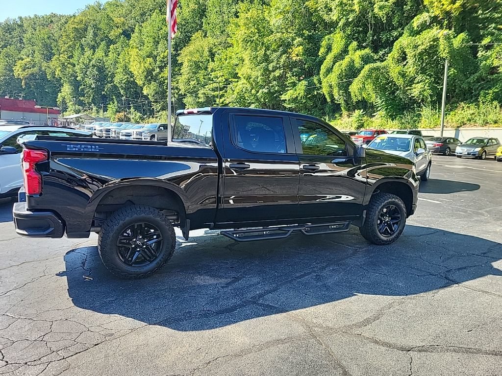 Used 2025 Chevrolet Silverado 1500 Custom Trail Boss w/ Midnight Edition AWD/4WD image 7
