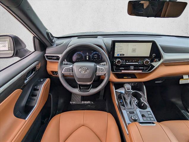 New 2025 Toyota Highlander Platinum image 15
