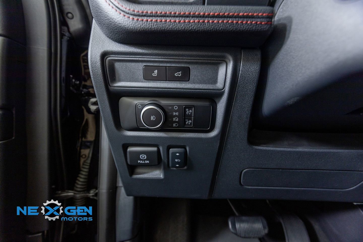 Used 2024 Ford Expedition Max Limited image 13