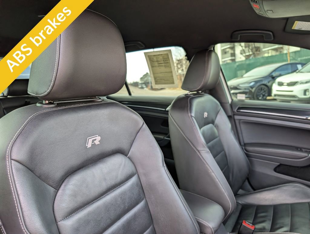 Used 2017 Volkswagen Golf R 4-Door image 16