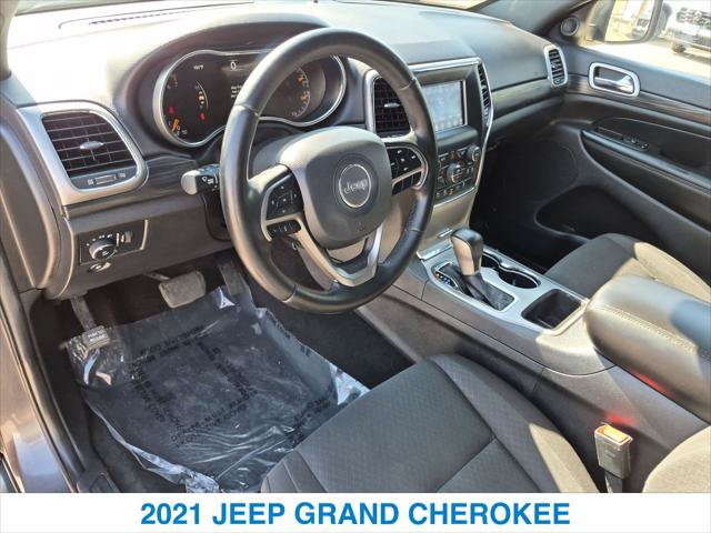 Used 2021 Jeep Grand Cherokee Laredo AWD/4WD image 14
