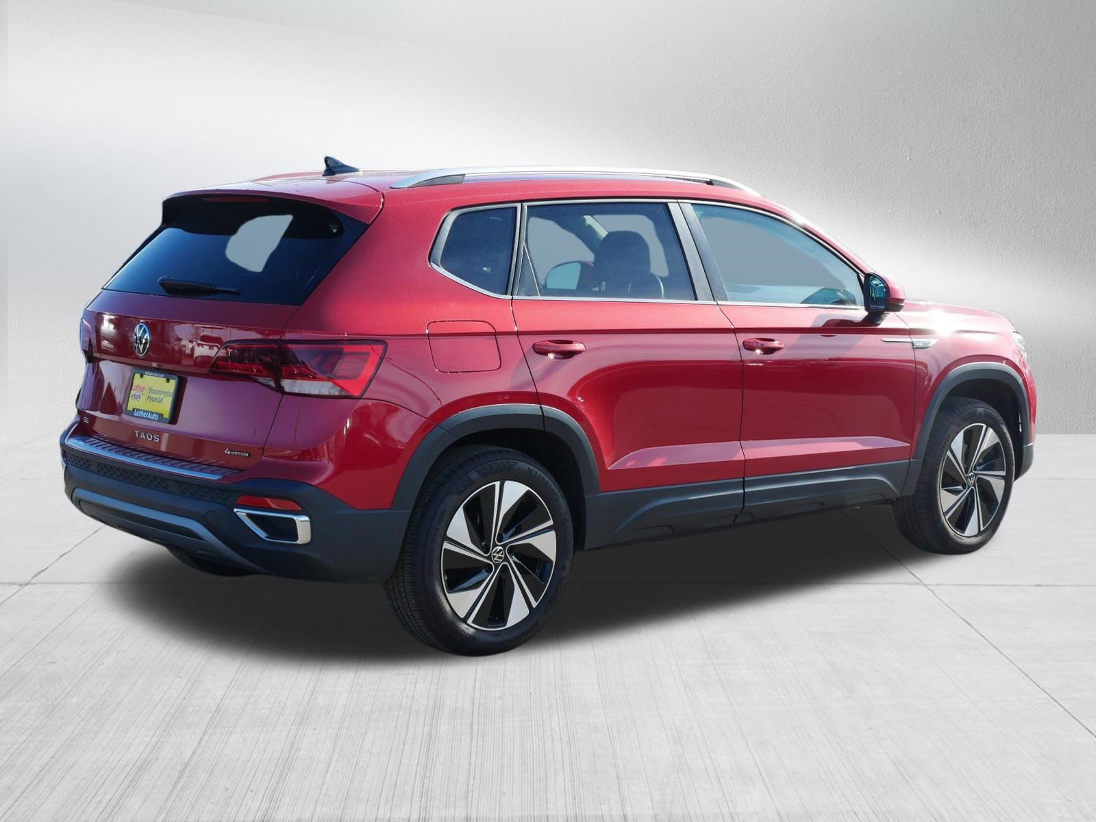 Used 2024 Volkswagen Taos SE image 7