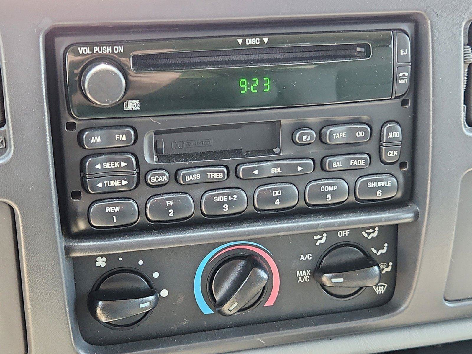Used 2005 Ford Excursion XLT AWD/4WD image 23