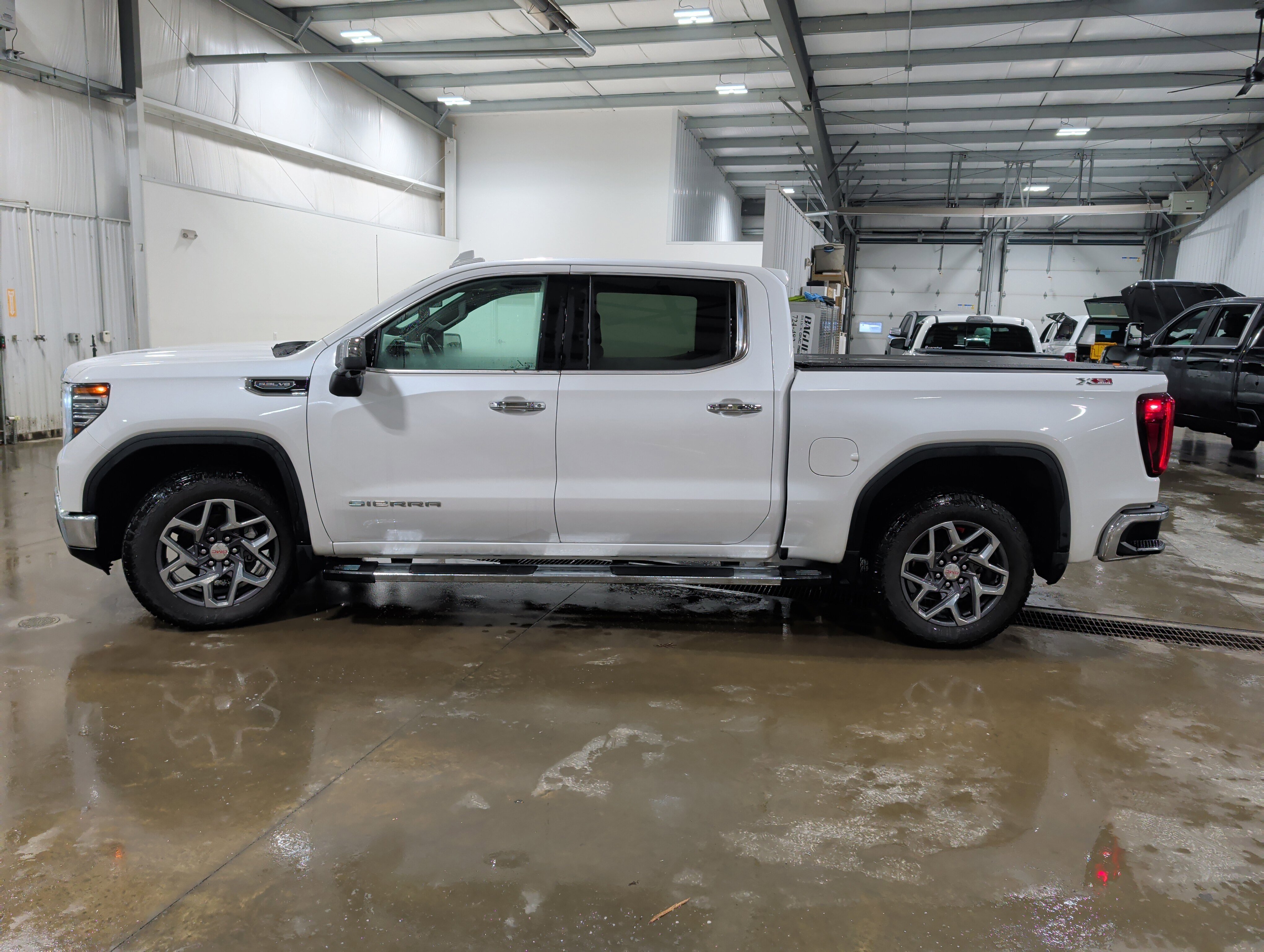 Used 2024 GMC Sierra 1500 SLT w/ SLT Premium Plus Package image 5