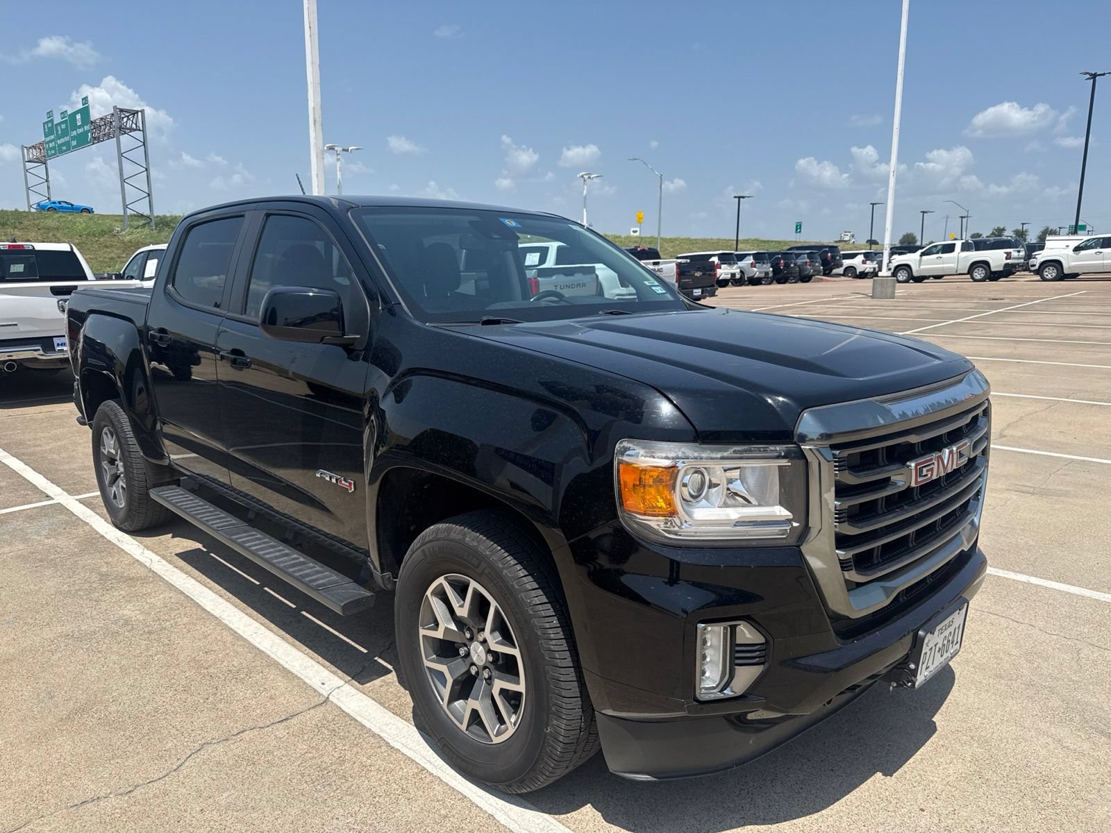Used 2021 GMC Canyon AT4 w/ Driver Alert Package AWD/4WD image 4