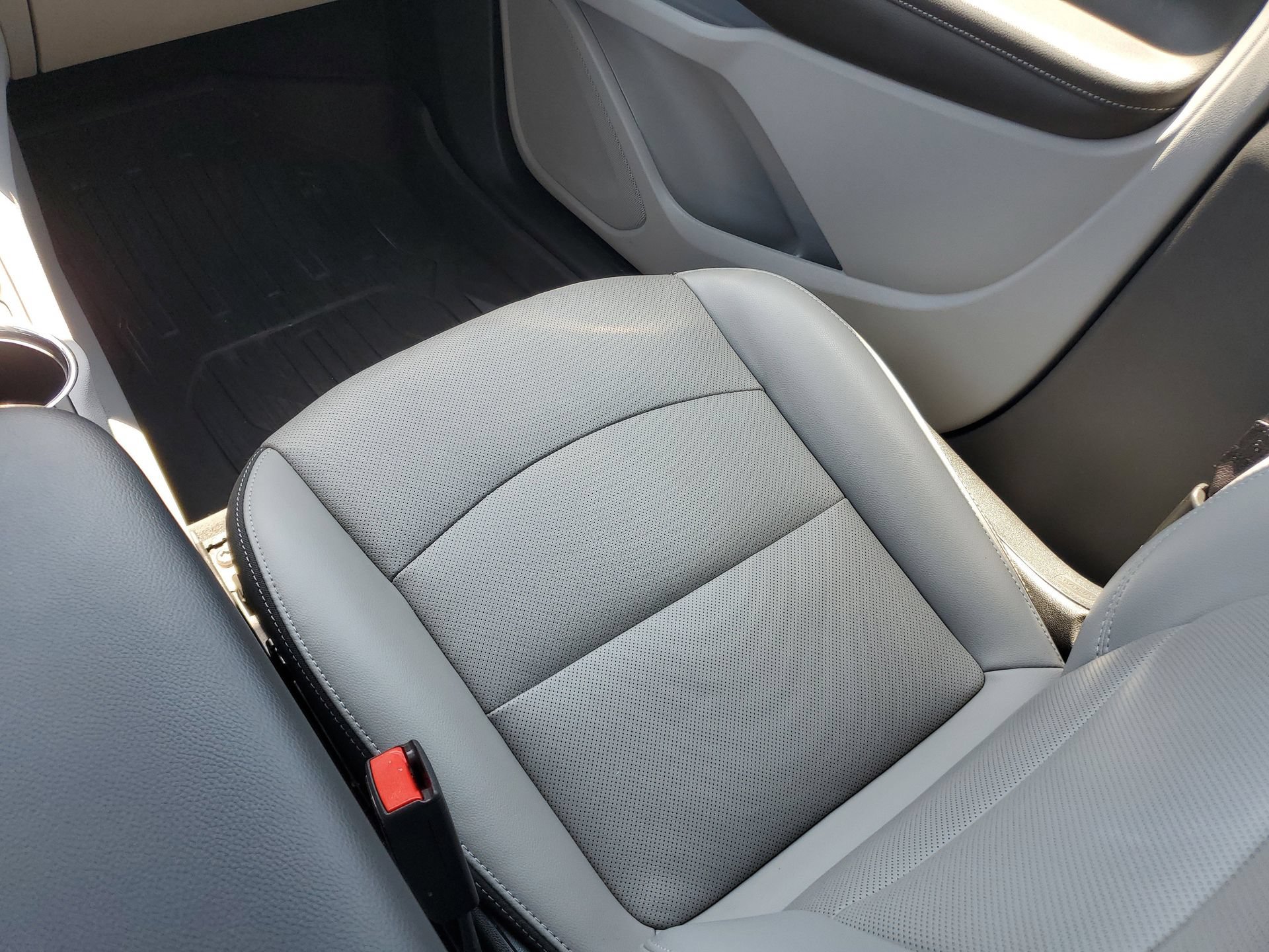 Used 2023 GMC Terrain SLT w/ LPO, Floor Liner Package FWD image 16