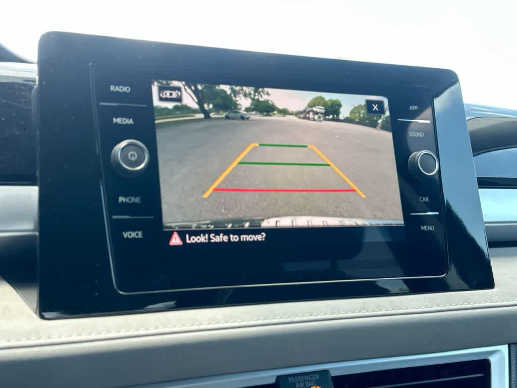 New 2026 Volkswagen Taos SE FWD image 18