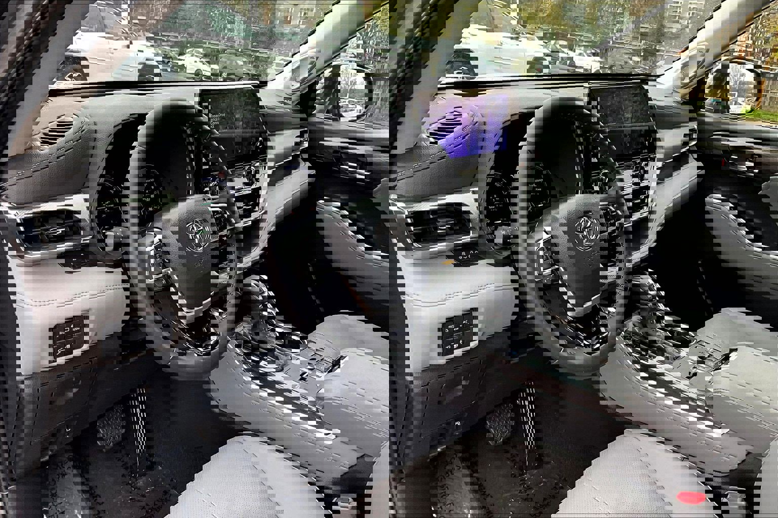 Used 2026 Toyota Highlander Platinum image 13