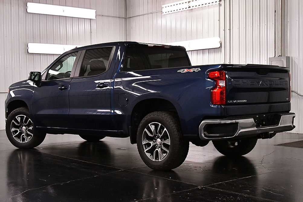 Used 2023 Chevrolet Silverado 1500 LT AWD/4WD image 5