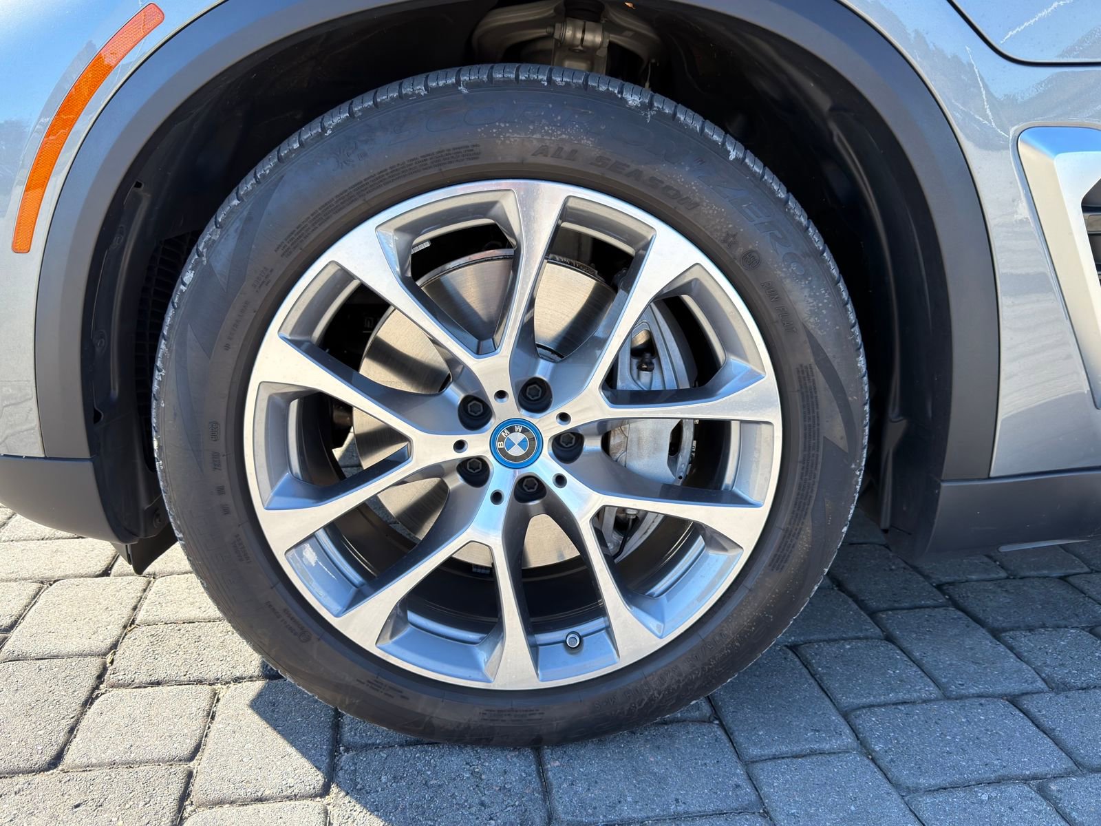 Used 2024 BMW X5 xDrive50e image 13