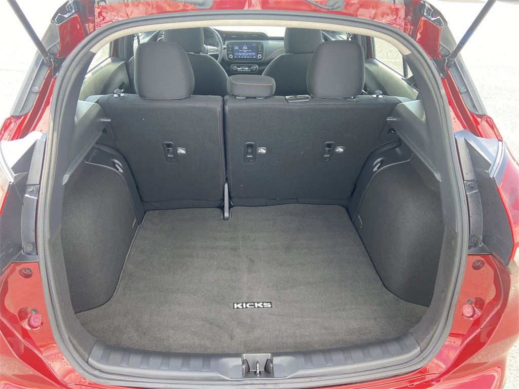 Used 2021 Nissan Kicks SR image 24