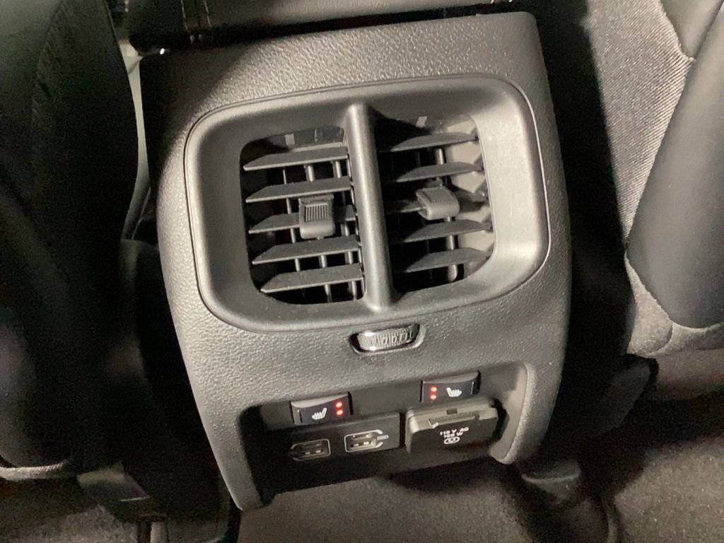 Used 2022 Jeep Cherokee Limited w/ Elite Package image 19