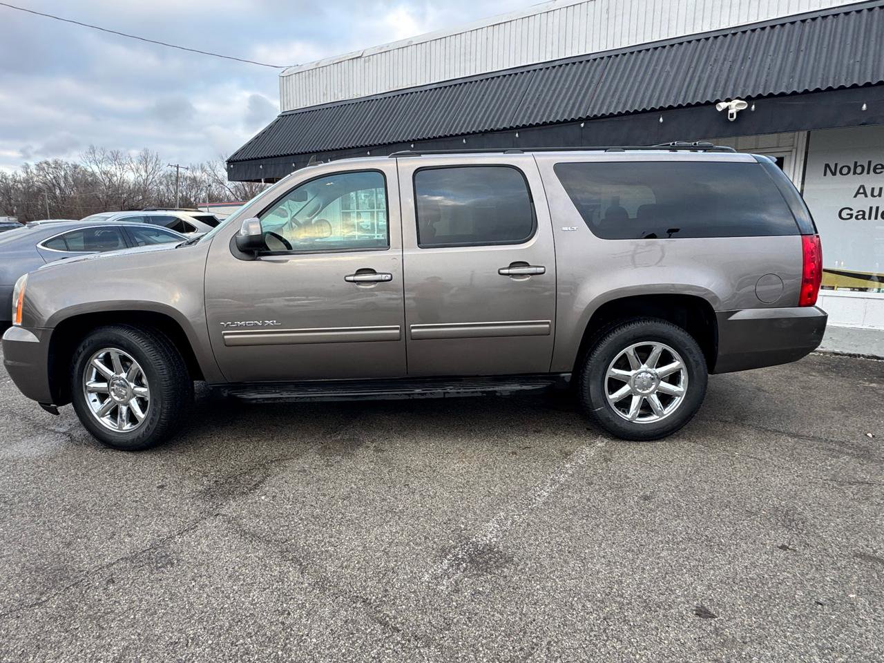 Used 2013 GMC Yukon XL SLT AWD/4WD image 10