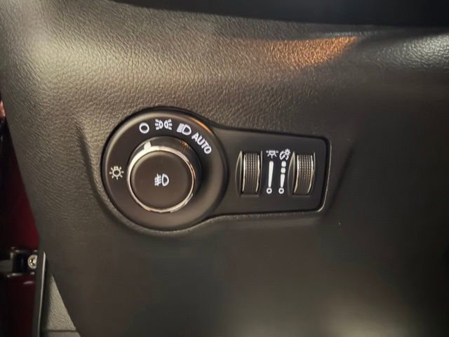 Used 2022 Jeep Compass High Altitude AWD/4WD image 33