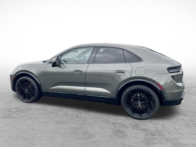 Used 2025 Porsche Macan Turbo Electric AWD/4WD image 5