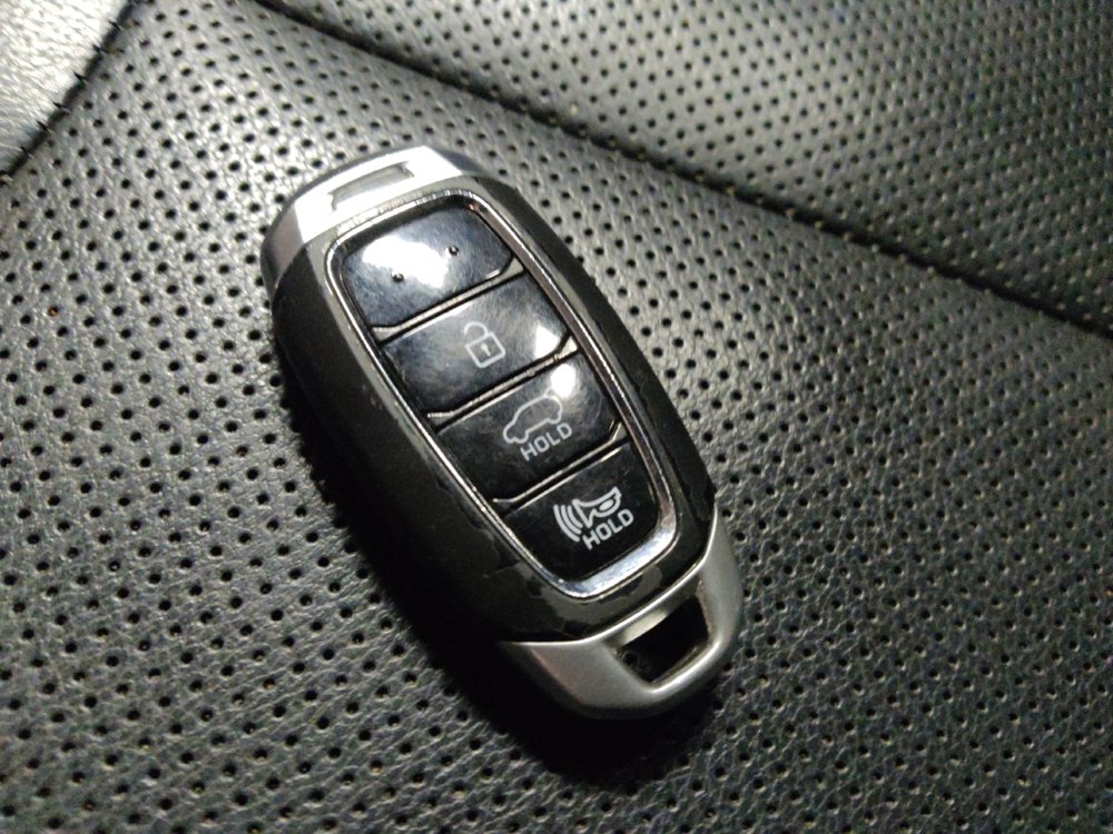 Used 2020 Hyundai Santa Fe Limited FWD image 32