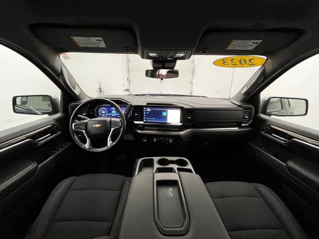 Used 2023 Chevrolet Silverado 1500 LT image 2