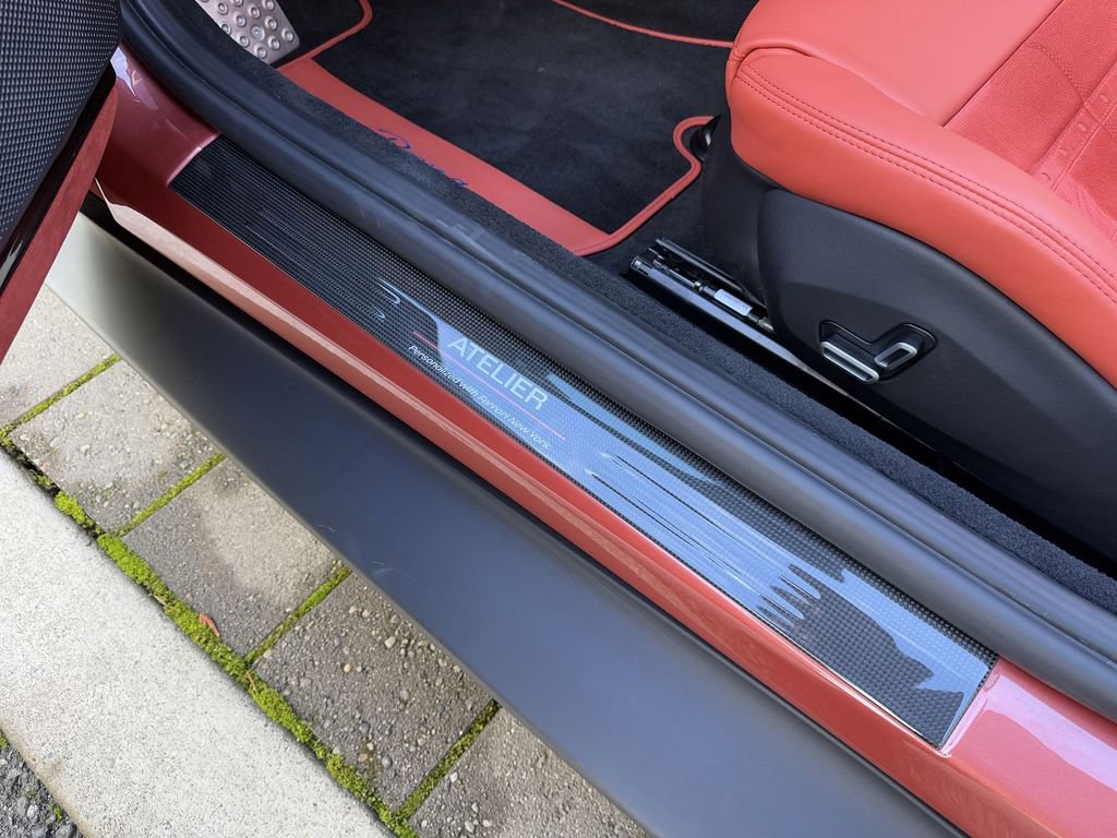 Used 2025 Ferrari Roma Spider image 32