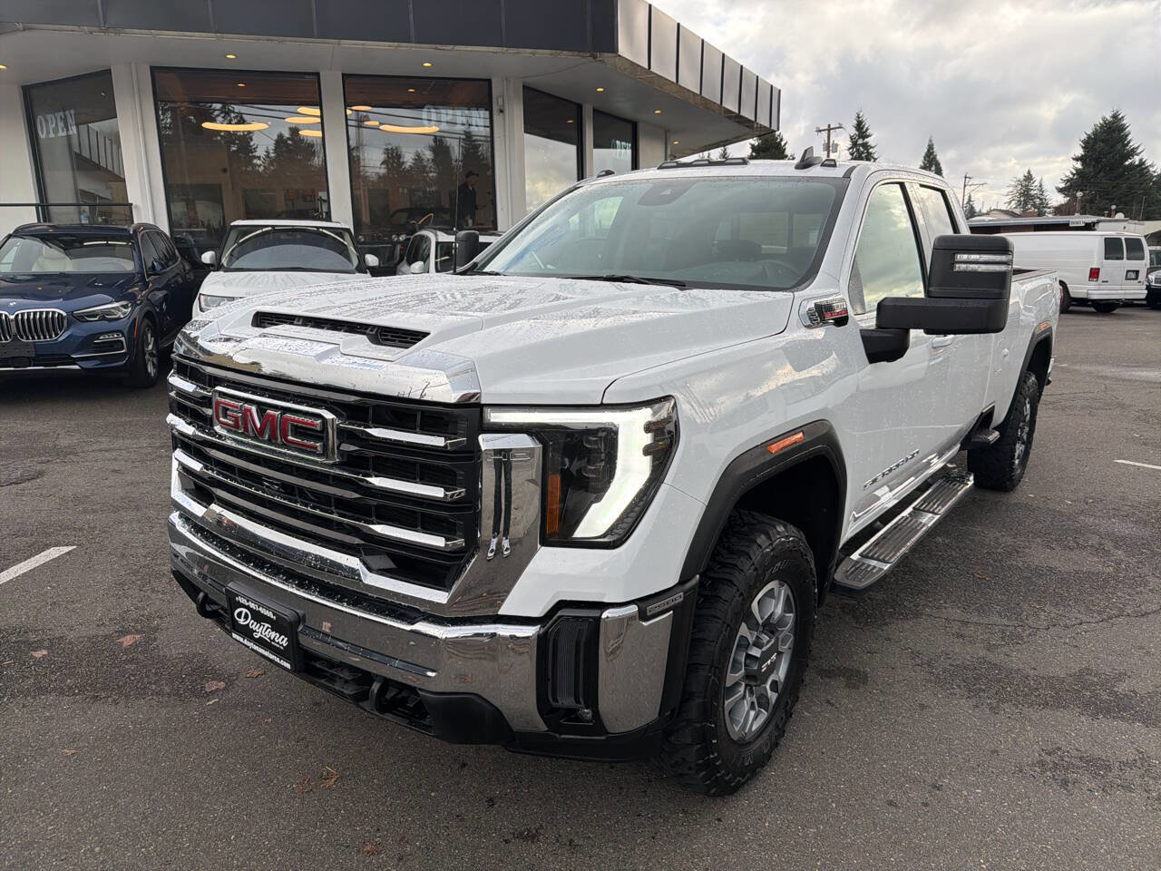 Used 2024 GMC Sierra 2500 SLE w/ SLE Value Package; image 1