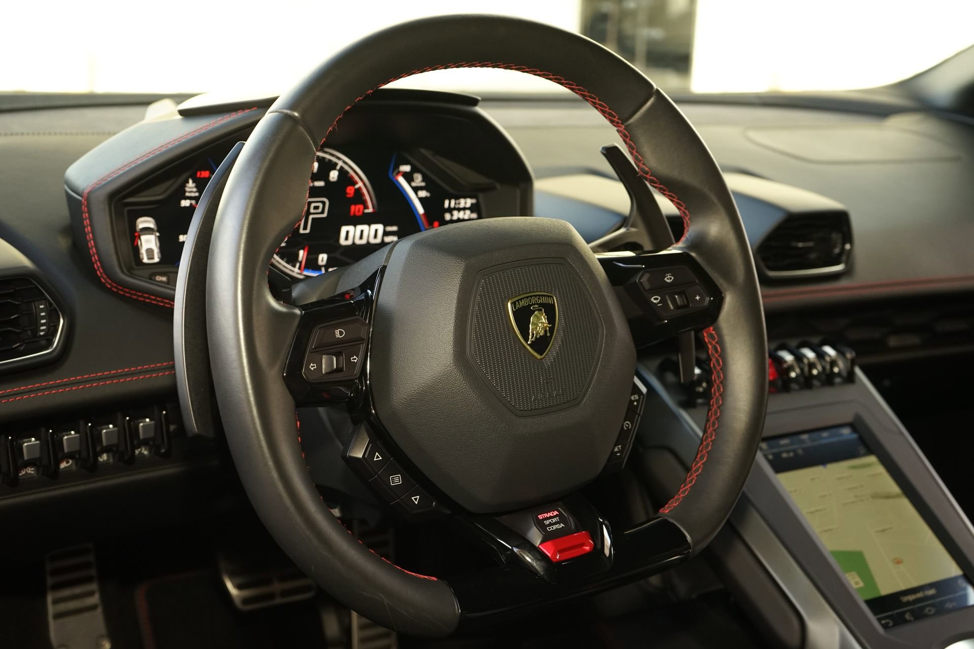 Used 2021 Lamborghini Huracan EVO image 13