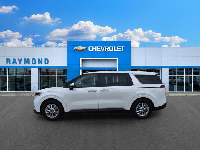 Used 2024 Kia Carnival LX FWD image 6