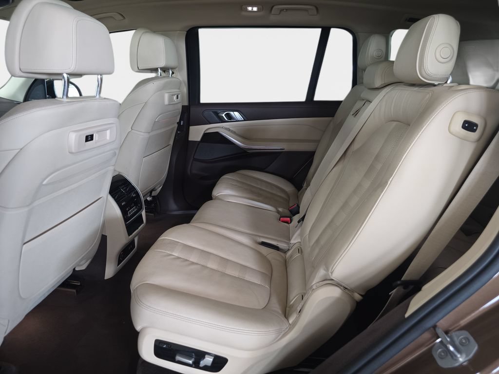 Used 2019 BMW X7 xDrive40i w/ Premium Package AWD/4WD image 14