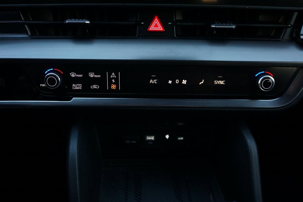 Used 2025 Kia Sportage EX image 15