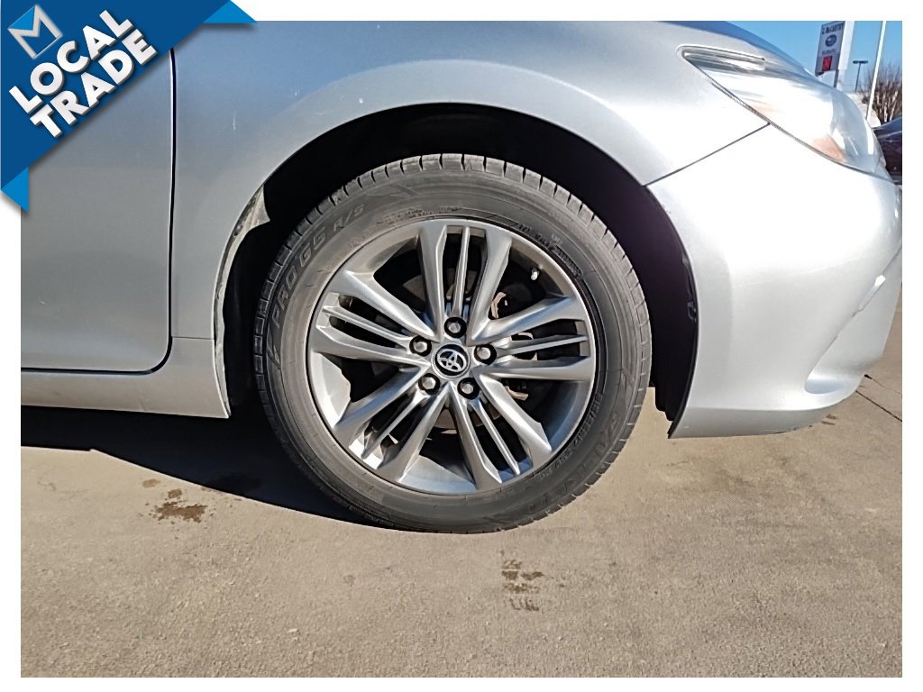 Used 2017 Toyota Camry SE image 14