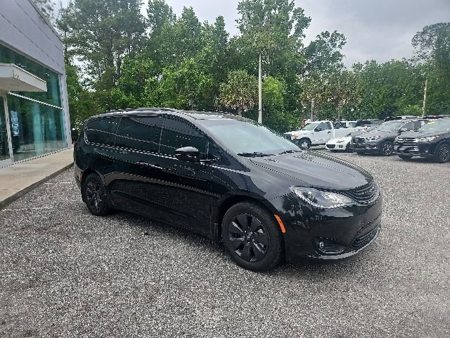 Used 2019 Chrysler Pacifica Limited w/ S Appearance Package FWD image 7