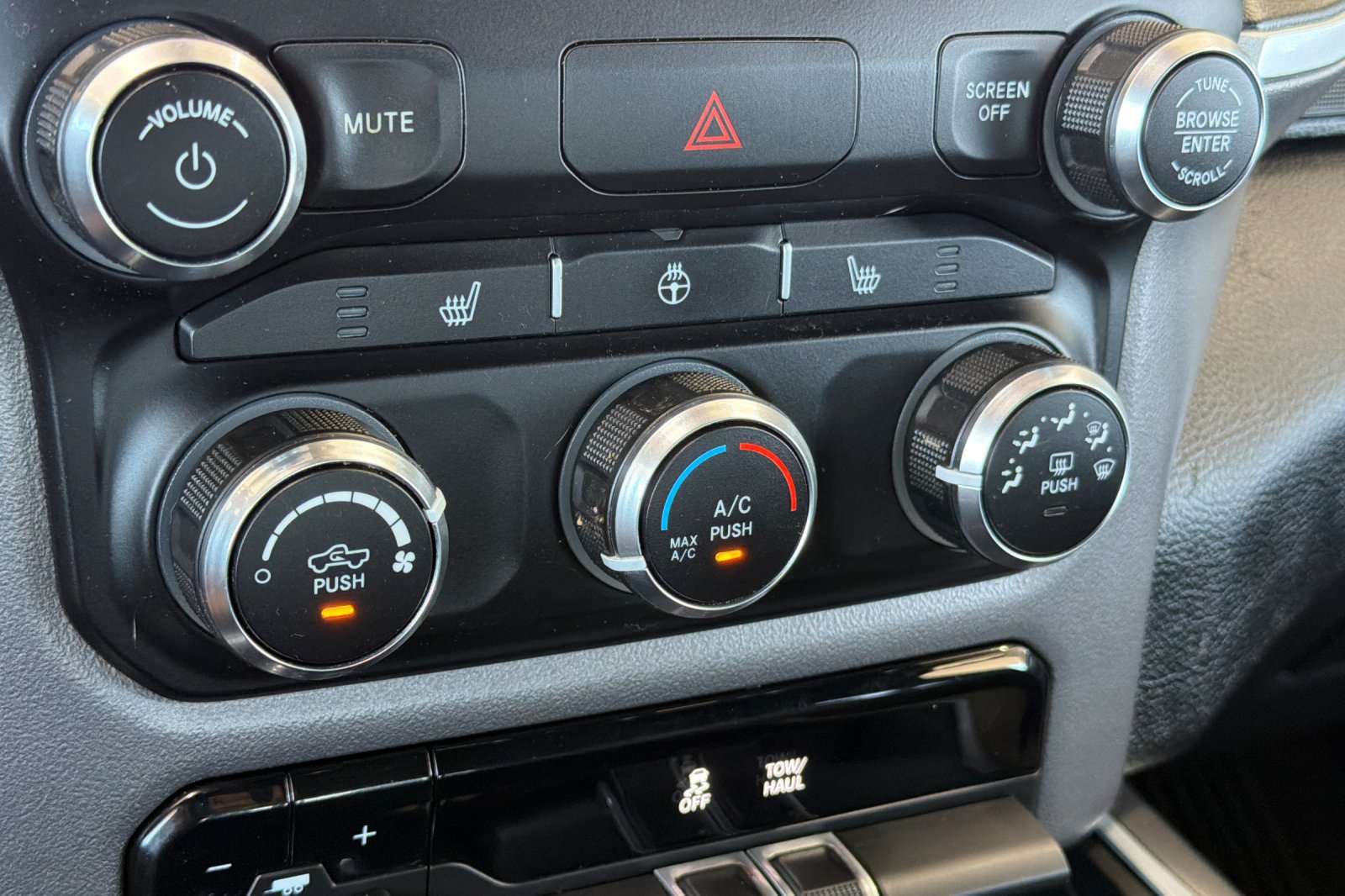 Used 2023 RAM 1500 Big Horn AWD/4WD image 18