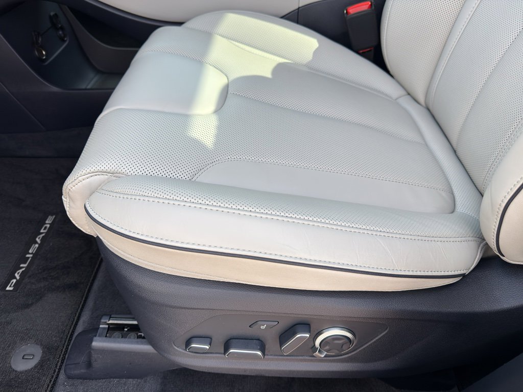 Used 2025 Hyundai Palisade Calligraphy image 13