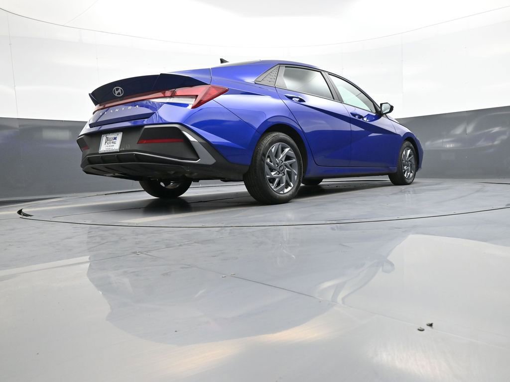 Certified 2024 Hyundai Elantra SEL FWD image 29