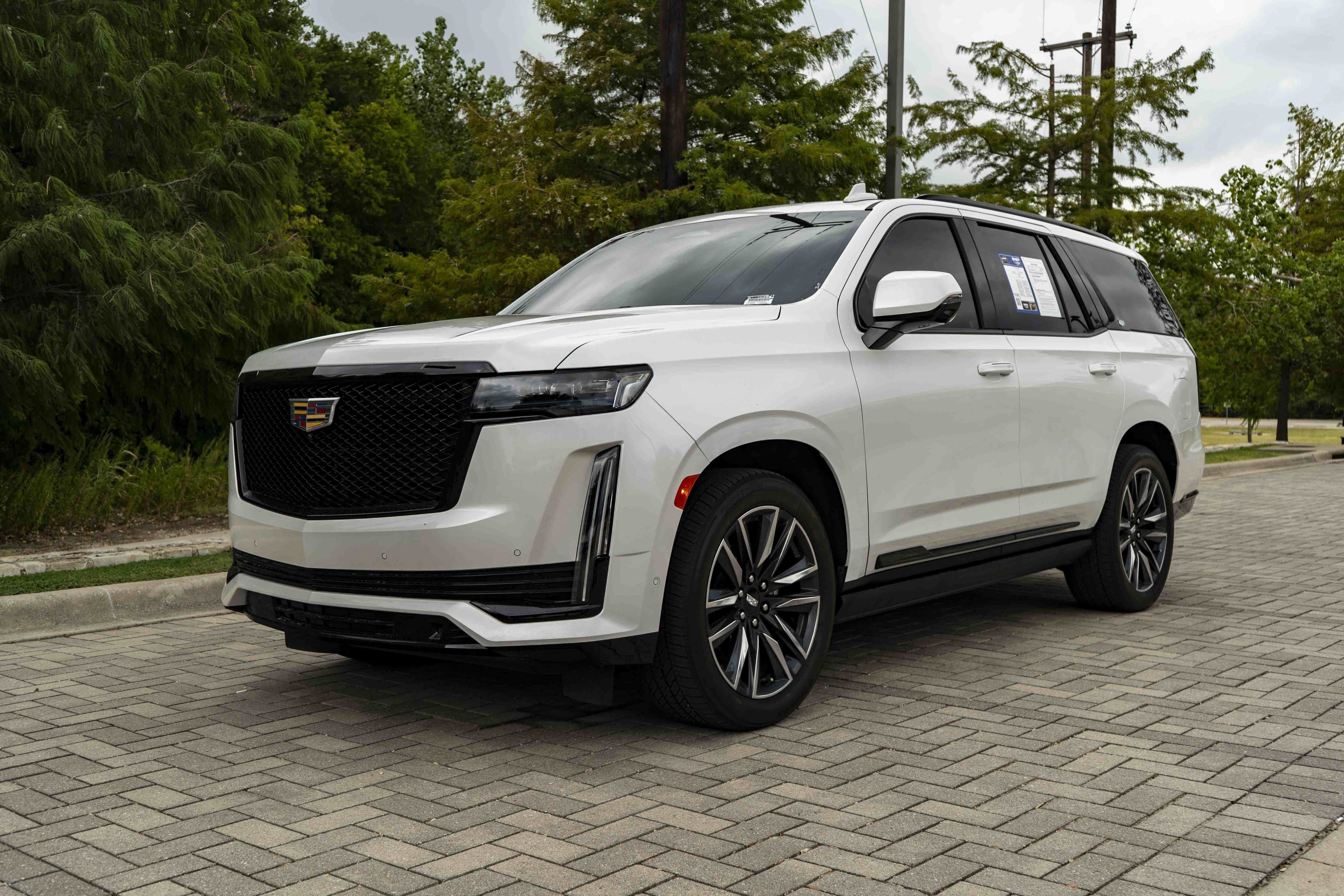 Used 2024 Cadillac Escalade Sport Platinum AWD/4WD image 4