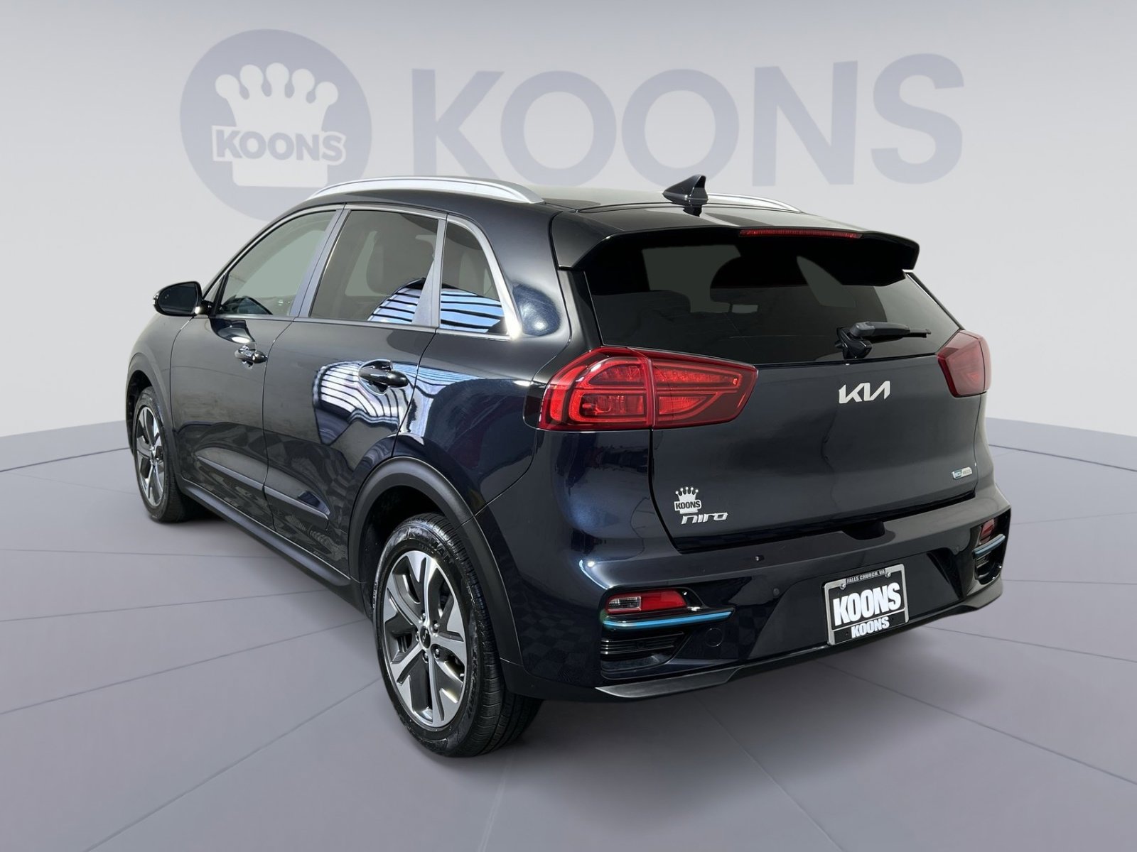 Used 2022 Kia Niro EX Premium w/ Cold Weather Package image 4
