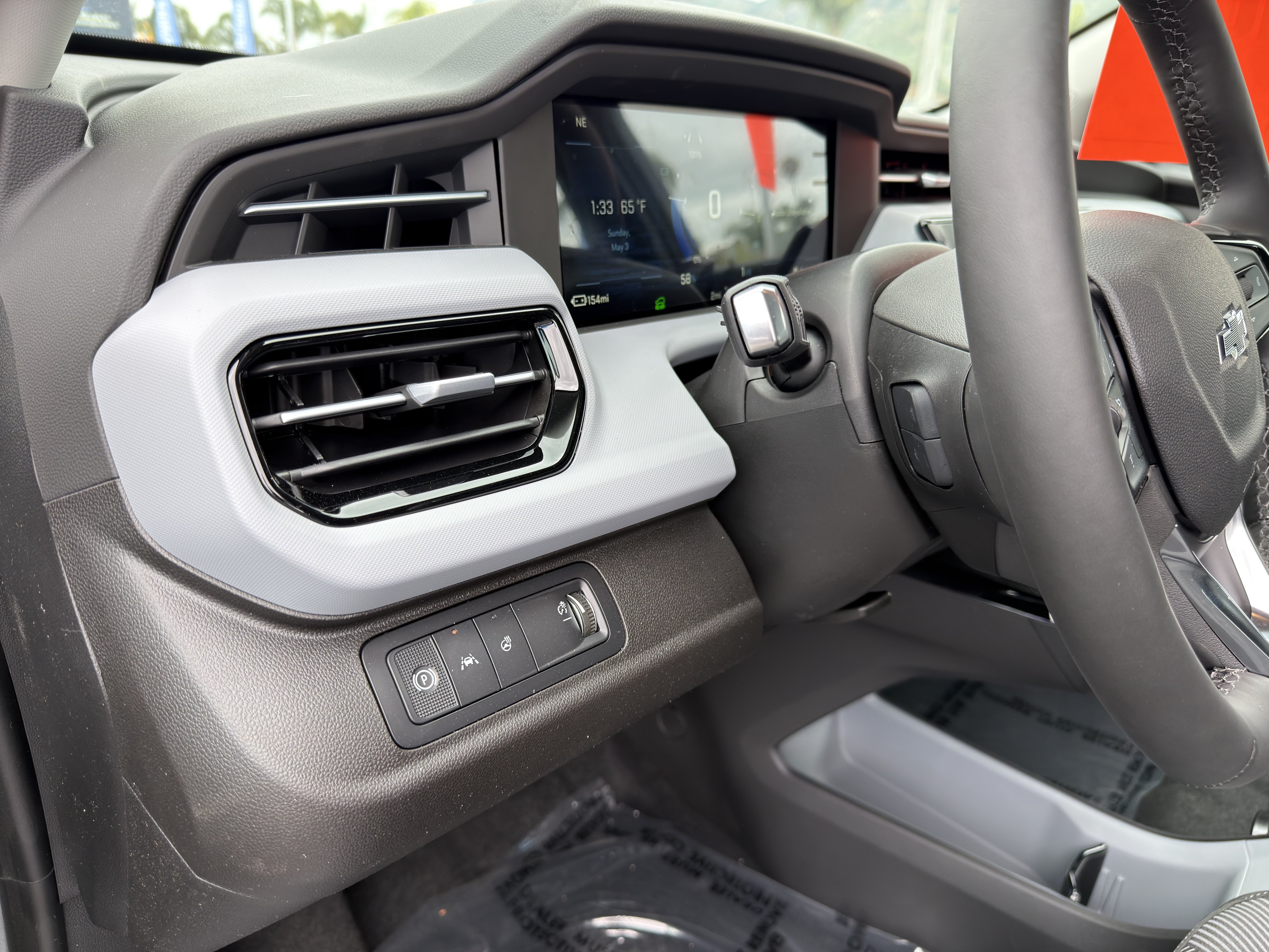 New 2027 Chevrolet Bolt LT w/ Comfort Package FWD image 25