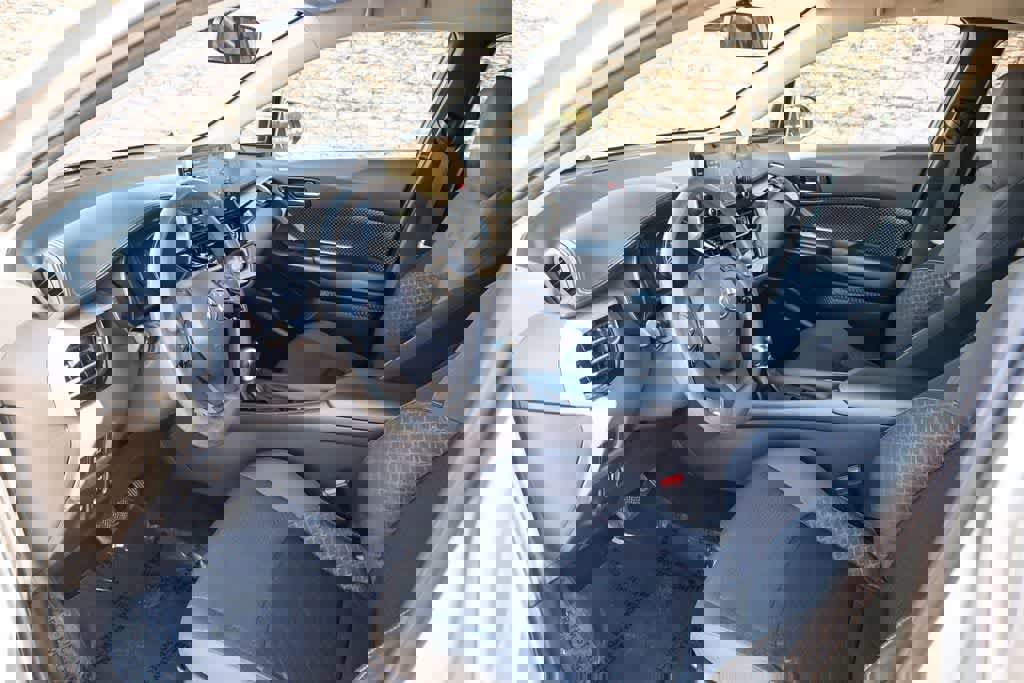 Used 2020 Toyota C-HR LE image 16