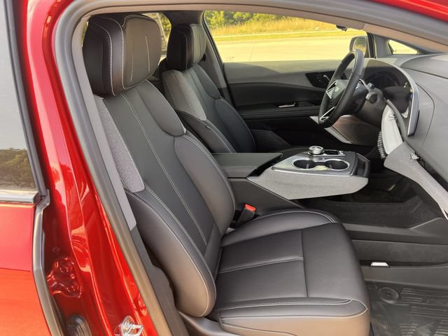 New 2027 Cadillac Optiq Luxury w/ LPO, Floor Liner Package AWD/4WD image 20
